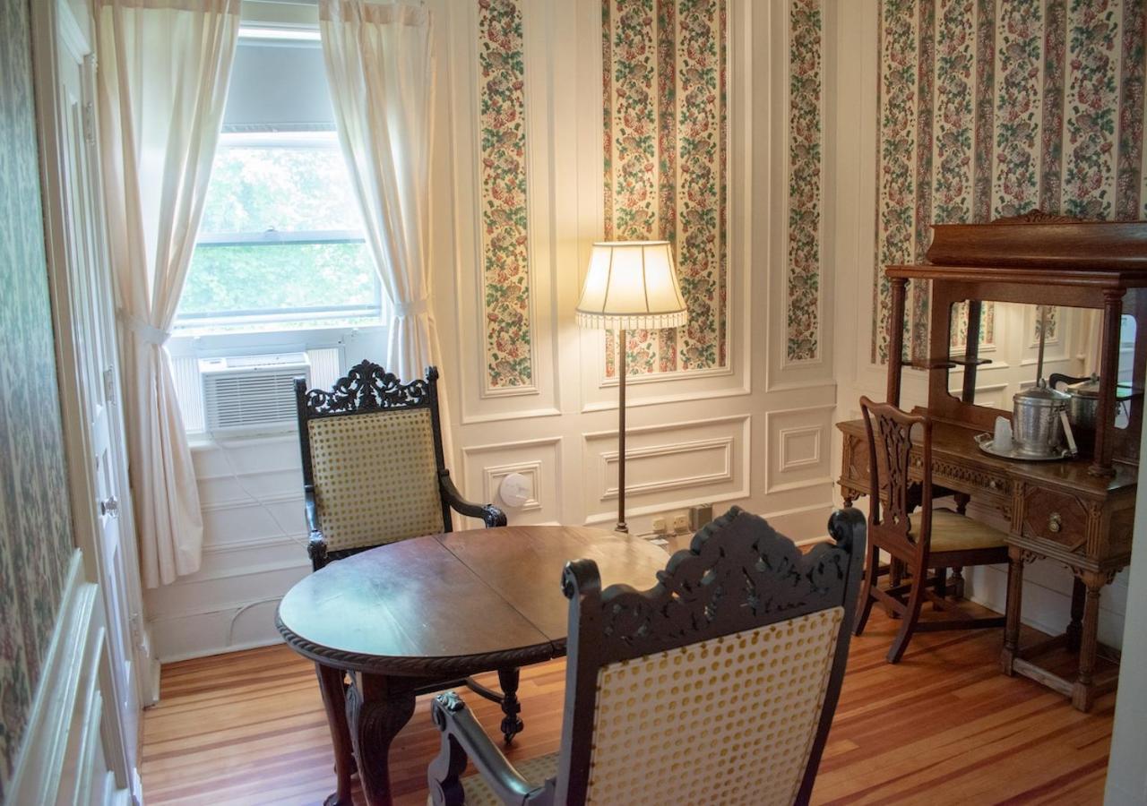 Apple Tree Inn Lenox Luaran gambar