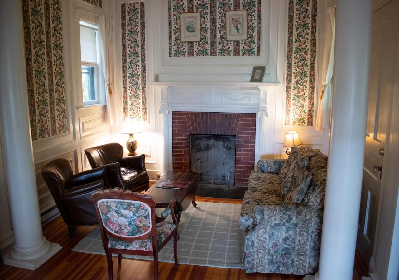 Apple Tree Inn Lenox Luaran gambar